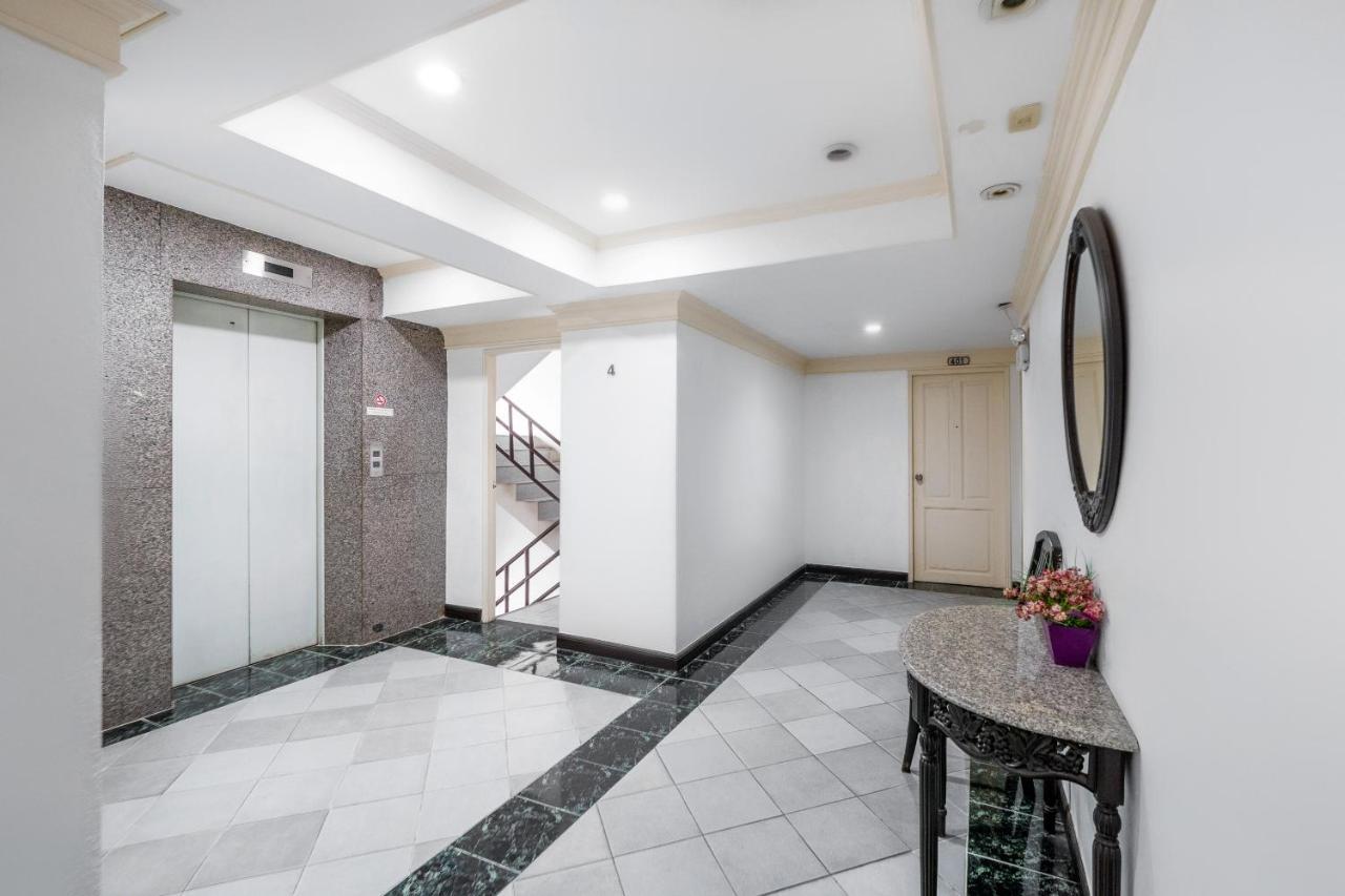 Oyo 1042 Boon'S Residence Bangkok Exteriör bild